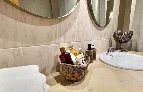 Two bedroom apartment moments from the Cristo beach Estepona - Foto 12