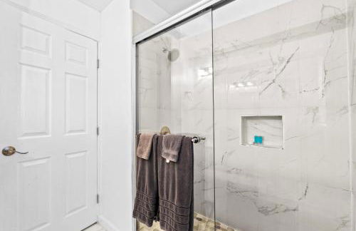 Lilburn Gateway with Game Loft, Fire Pit, Stone Mountain - Foto 48