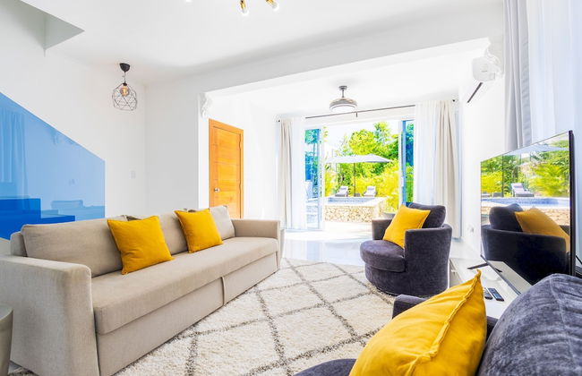 Relaxing 3-bedroom Villa With Pool Rooftop Jacuzzi in a Secluded Setting - Foto 2