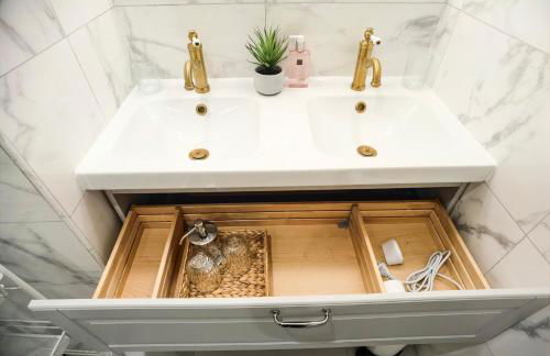 Exquisite tiny house with garden and air con - between Paris-Disneyland - 3mins from train station - Foto 17