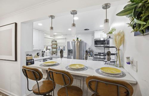 Stylish Hot Tub Retreat with Ping Pong home - Foto 40