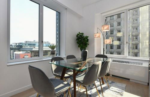 Contemporary Luxury 3BR 2BA Downtown NYC - Photo 3