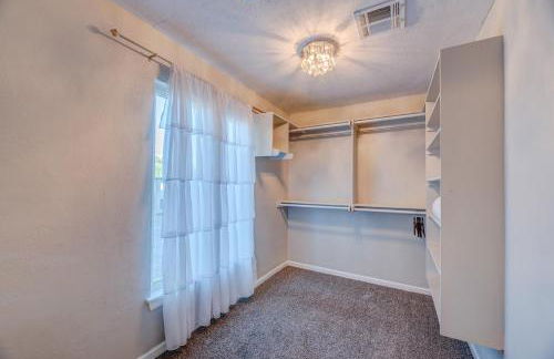 3 King Beds- Near OU-No Bunks-Private Suites - Foto 42