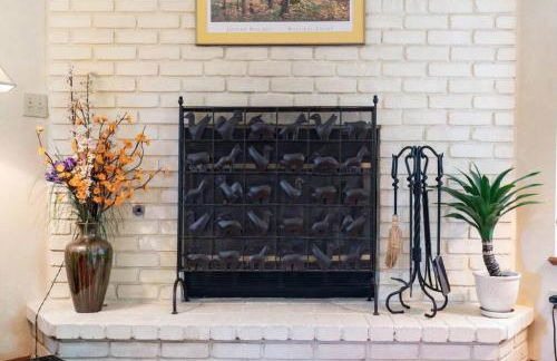 Skyline Stargazing Cabin with hot tub - Photo 28