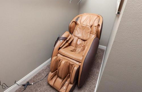 Exclusive, Pool, Massage Chair, Jordan Creek - Foto 13