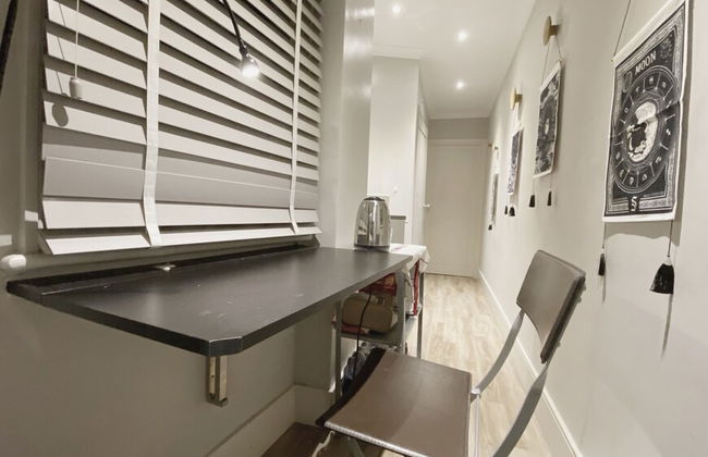 Remarkable 1-bed Studio in London - Photo 9