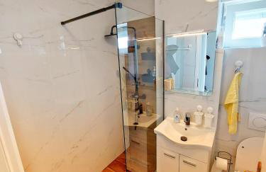 Sunflower Sky Apartment - Photo 14