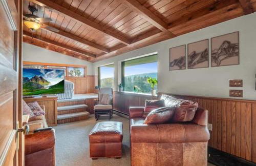 The Eagles Nest, Couples Escape - Hot Tub & Views! - Foto 8