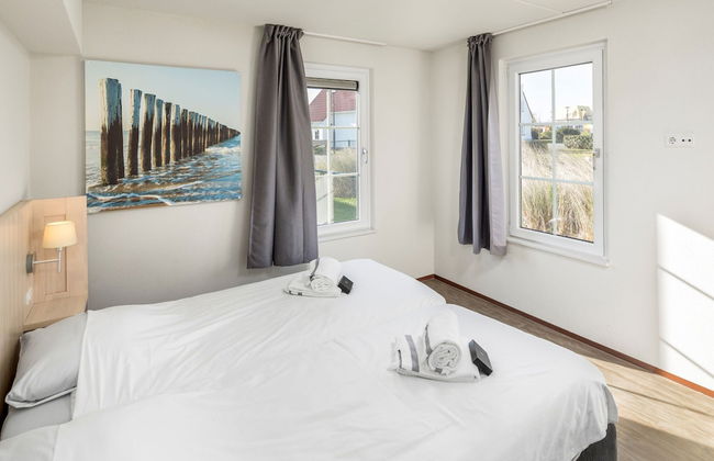 Detached Villa With Four Bathrooms Near the Sea - Photo 2