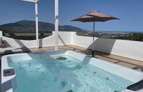 Luxury-Penthouse-La Mairena-Seaview-Jacuzzi-Marbella - Foto 5