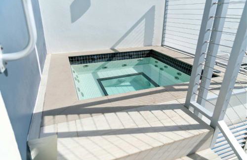 2BR Ocean Penthouse - Private Terrace & Hot Tub - Foto 2