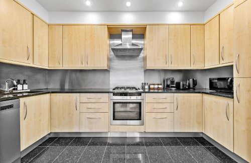 Minimal Designer Home with a Beautiful Garden - Foto 18