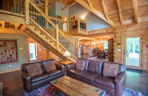 Blue Ridge Mountain Log Cabin - Views - Fireplace - River Access! - Photo 11