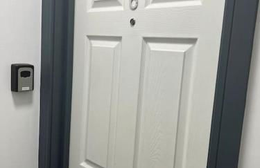 Newly refurbished studio, great location 8 studios - Photo 7