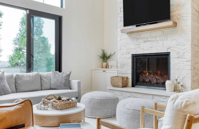 Luxury Retreat, 5mins to the Lake Game Room + Fire Pit Howlite by Avantstay - Foto 22