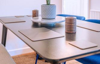 2 Bedroom Apartment Denton, suitable for professionals needing a peaceful work environment - Foto 8