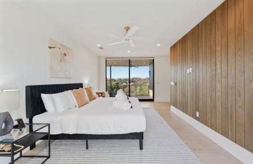 Barton Springs Luxe Heated Pool Spa Sleeps 16 - Photo 41