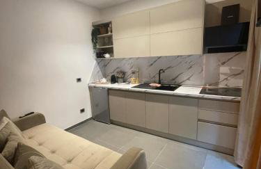 JOIVY Exclusive 2-Bedroom Villa with Private Garden - 5 minutes from the Colosseum - Photo 4