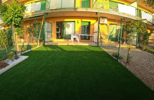 apartamento con jardin privado cerca de la playa! - Foto 1