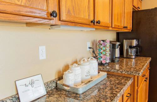 Heated Pool • Mini Golf • Huge Backyard • King Bed - Foto 52