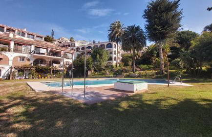 Interpares Swimmingpool by Del Parque Flats - Photo 1