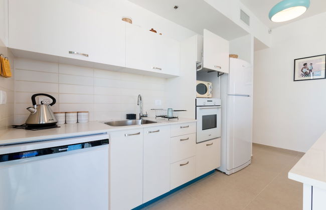 Artsy Modern Bright Apt in Bat Yam - Foto 12