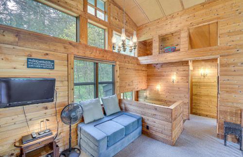 Riverfront Skykomish Cabin with Private Hot Tub! - Foto 14