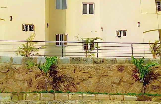 C33 Apartment And Suites - Photo 32