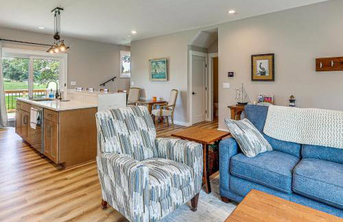 Rock Hall Retreat with Balcony Near Park and Marina! - Foto 4