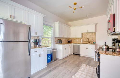 Eclectic 2BR - Victorian Charm - Steps to Fun - Photo 11