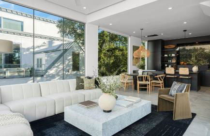 Sleeps 32 Private Compound w Putting Green Bouldin Collective by AvantStay - Foto 13