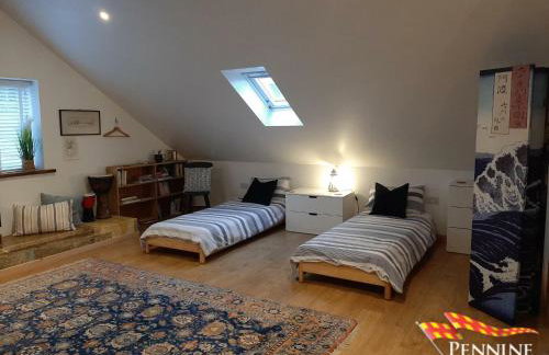 The Boat House, Spacious Village Apartment - Foto 13