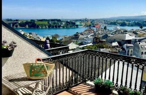 MODERNO PISO CON LA MEJOR TERRAZA DE RIBADEO Y VISTAS MARAVILLOSAS - Foto 7