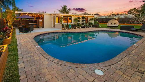 Private Heated Pool Oasis Pet-Friendly Retreat Short or long Stays Sleeps 2-8 Ppl - Foto 1
