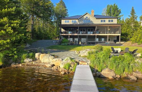 Downeast Sunset Luxury Lakehouse - Photo 2