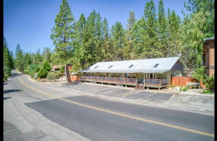 #2 Cottage Like Suite With Private Hot Tub - Photo 2