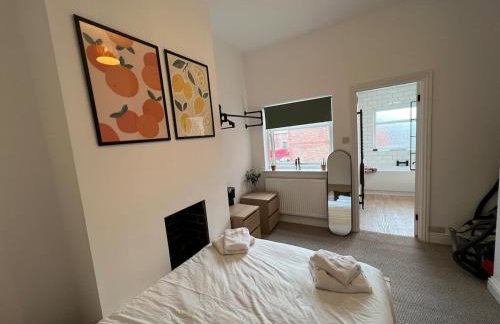 Altrincham House - 2BR - Sleeps 6 - WiFi - Parking - Foto 11