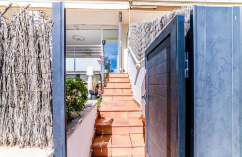 Frente a mar salida directa playa solo 30M agua - Foto 25