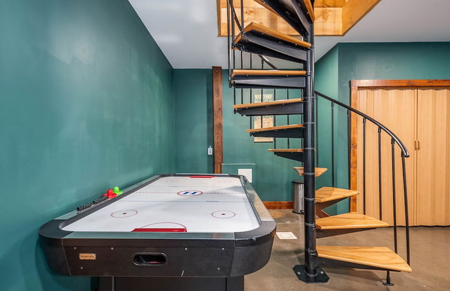 Cottage at Slope's Edge - Photo 24