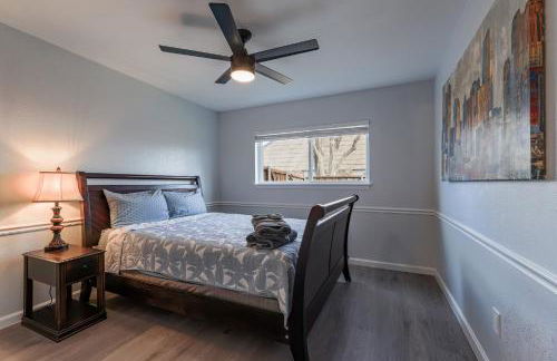 Beautiful home with backyard - Photo 27