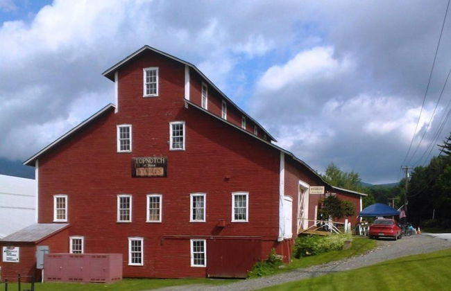 2BR Topnotch Condo - Photo 17