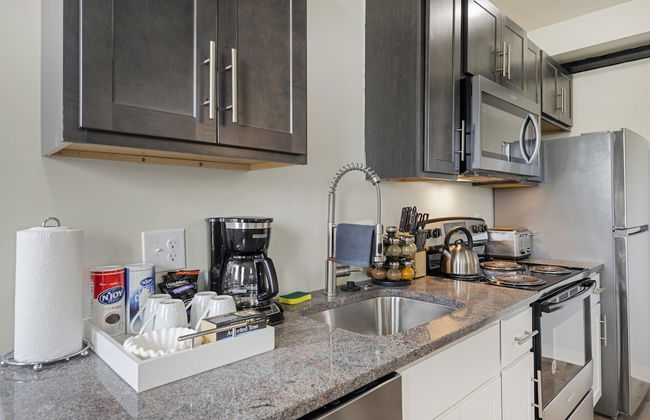 Modern Retreat Near Henry Ford - Foto 41