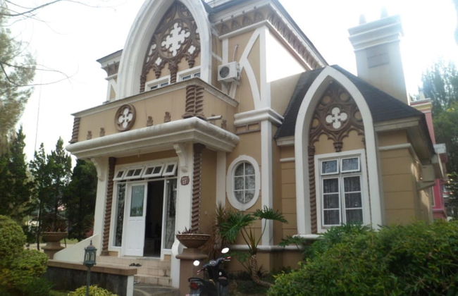 Villa Kota Bunga Mawar - Photo 22