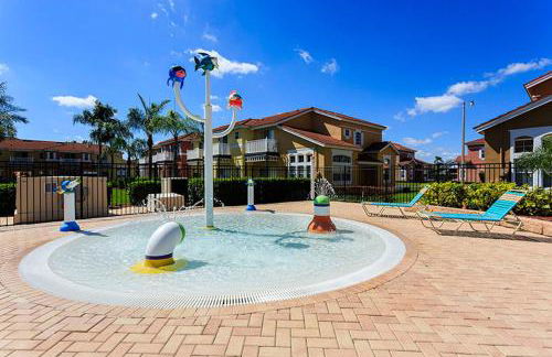 Family Getaway Townhome at Lake Berkley 15min to Disney - Foto 16