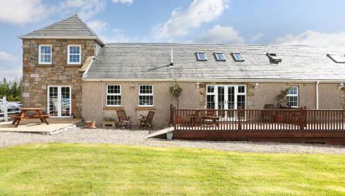 JOIVY Greenknowes Farmhouse with Hot Tub and Bar - Foto 1, Garden view