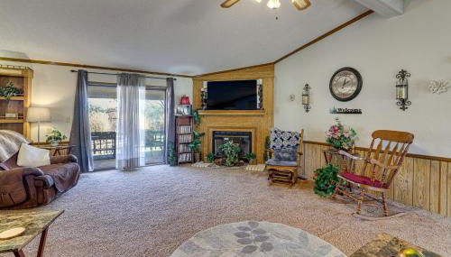 Pool, Large Porch! Country Home Near Roaring River - Foto 4