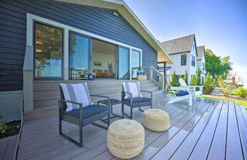 Modern Lake Michigan Home with 3 Lakefront Decks! - Foto 20