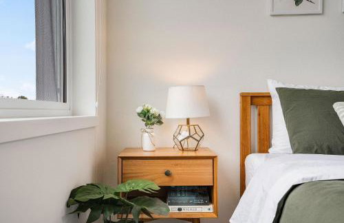 Perch - Urban Reflection 18 - Photo 25