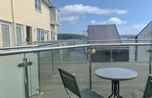 Waterside apartment, central Falmouth, Vi-spring king bed, gated parking - Foto 12