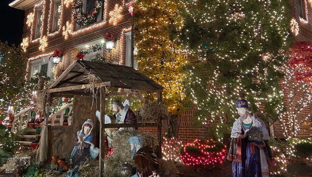 Contrastes de Nueva York + Luces de Navidad de Dyker Heights - Foto 3, Belén a tamaño real en Dyker Heights